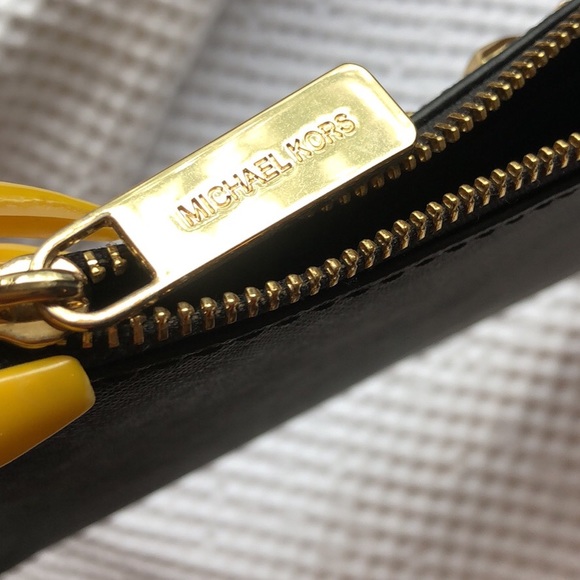 Michael Kors Clutch - Picture 5 of 5